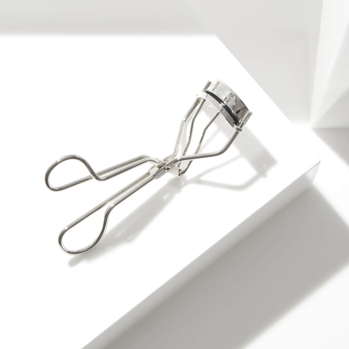 Classic Eyelash Curler | Tweezerman